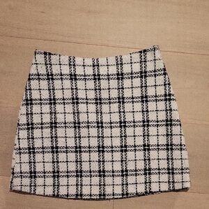 Elegant Black and White Plaid Mini Skirt